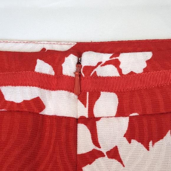 Red and White Tropical Floral Print Pencil Skirt - Picture 7 of 8